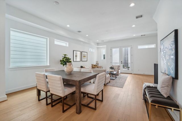 1403 W 21st St B, Houston, TX 77008