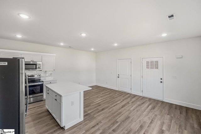 4050 Parris Bridge Road, Boiling Springs, SC 29316