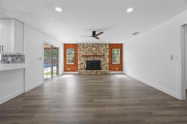 327 SE 50TH AVENUE, Ocala, FL 34471