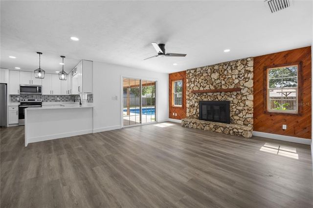 327 SE 50TH AVENUE, Ocala, FL 34471