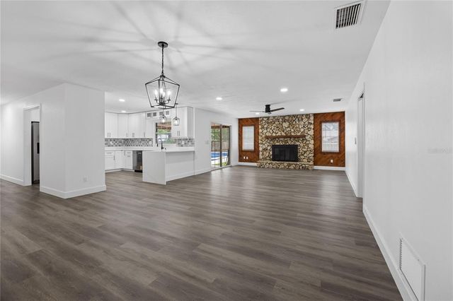 327 SE 50TH AVENUE, Ocala, FL 34471