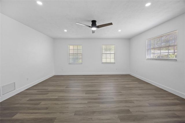 327 SE 50TH AVENUE, Ocala, FL 34471