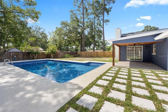 327 SE 50TH AVENUE, Ocala, FL 34471