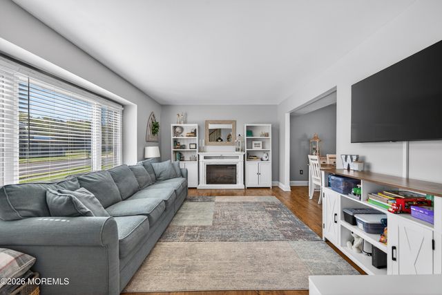 3 Annie Drive, Howell, NJ 07731