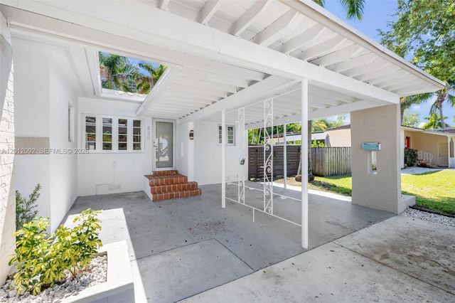 830 NE 72nd St, Miami, FL 33138