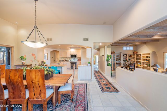 6420 N Paseo Tamayo, Tucson, AZ 85750