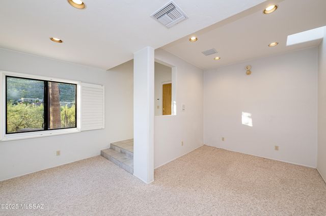 6420 N Paseo Tamayo, Tucson, AZ 85750