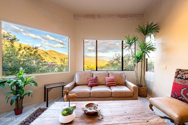 6420 N Paseo Tamayo, Tucson, AZ 85750