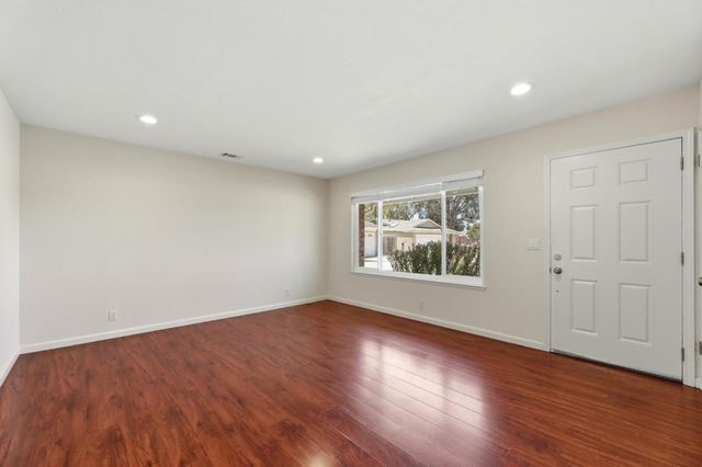 406 La Pala Place, San Jose, CA 95127