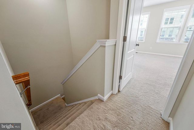 24667 BYRNE MEADOW SQ, Aldie, VA 20105