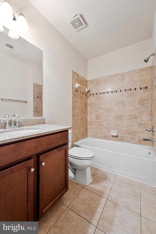 24667 BYRNE MEADOW SQ, Aldie, VA 20105