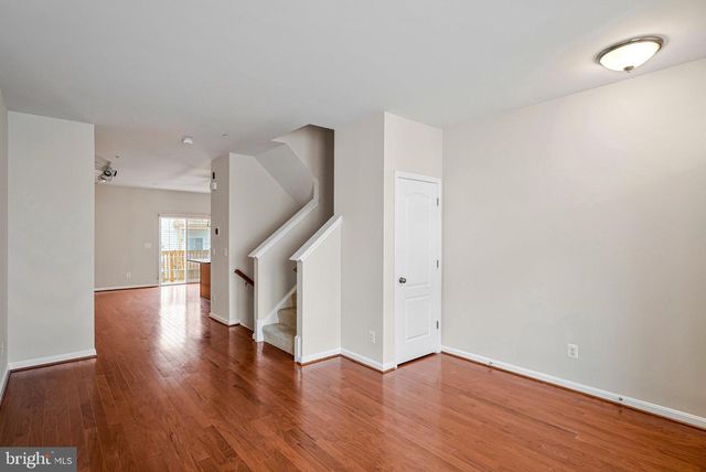 24667 BYRNE MEADOW SQ, Aldie, VA 20105