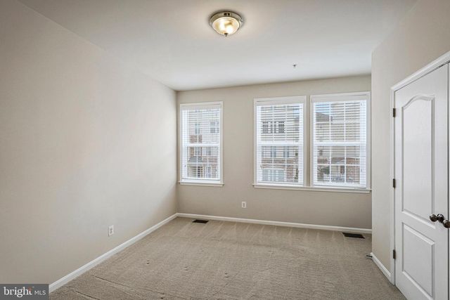 24667 BYRNE MEADOW SQ, Aldie, VA 20105