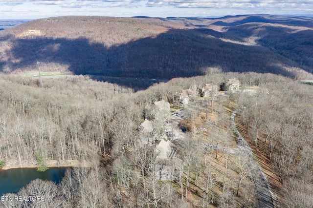 281 Moytoy Rd 105, Crab Orchard, TN 37723