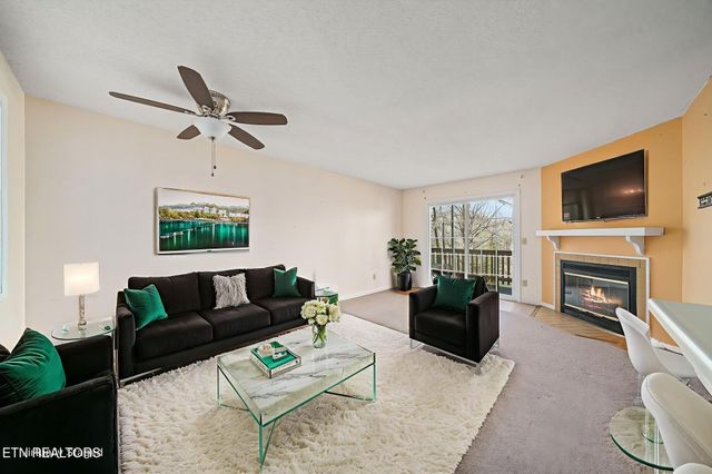 281 Moytoy Rd 105, Crab Orchard, TN 37723