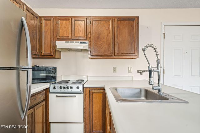 281 Moytoy Rd 105, Crab Orchard, TN 37723