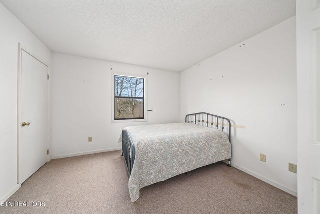 281 Moytoy Rd 105, Crab Orchard, TN 37723