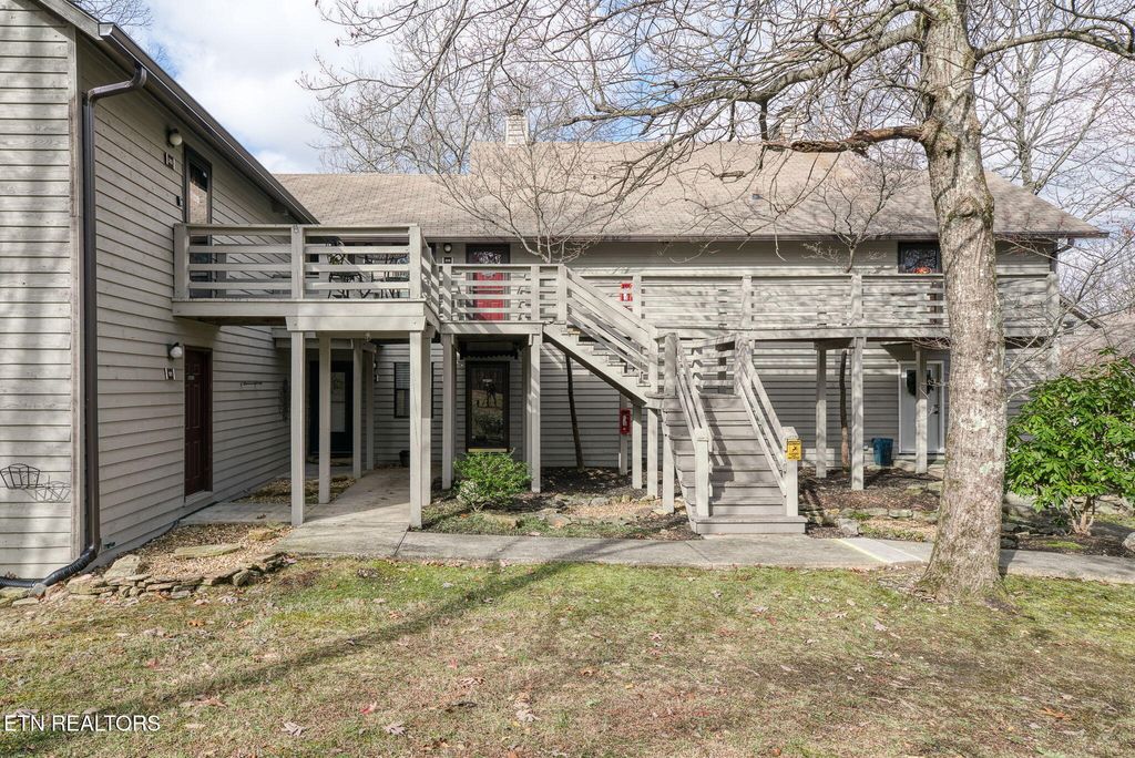 281 Moytoy Rd 105, Crab Orchard, TN 37723