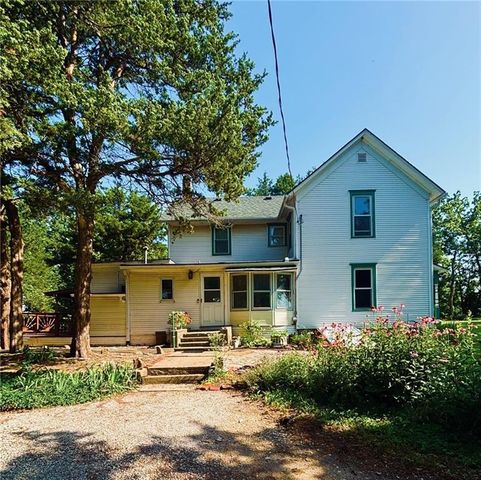 1033 E 1800 Road, Lawrence, KS 66046