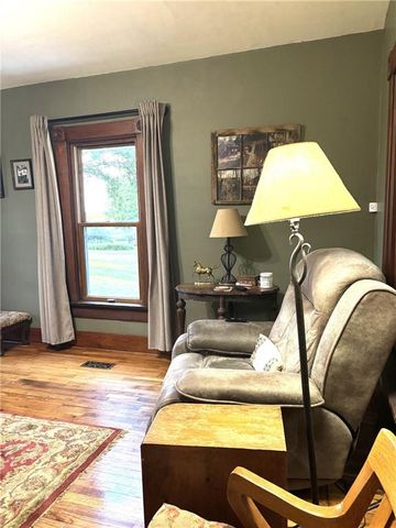 1033 E 1800 Road, Lawrence, KS 66046