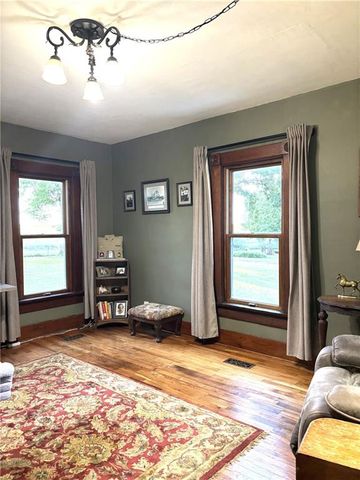 1033 E 1800 Road, Lawrence, KS 66046
