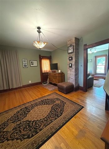 1033 E 1800 Road, Lawrence, KS 66046