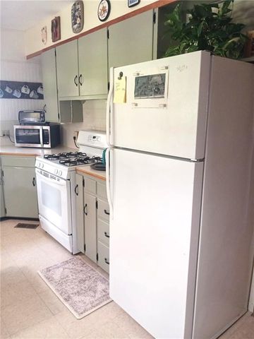 1033 E 1800 Road, Lawrence, KS 66046