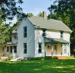 1033 E 1800 Road, Lawrence, KS 66046