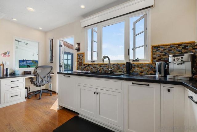 4111 Sunset, San Diego, CA 92103