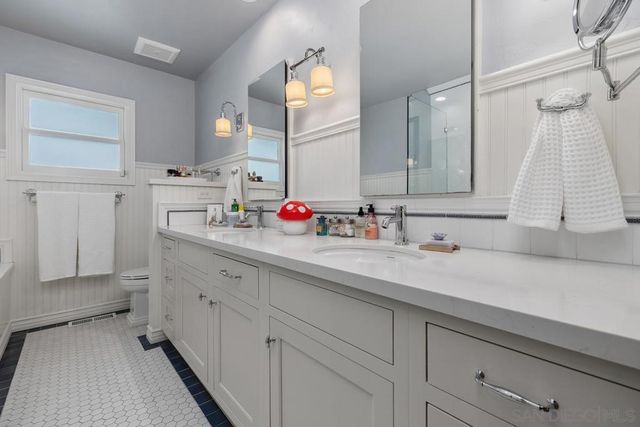 4111 Sunset, San Diego, CA 92103