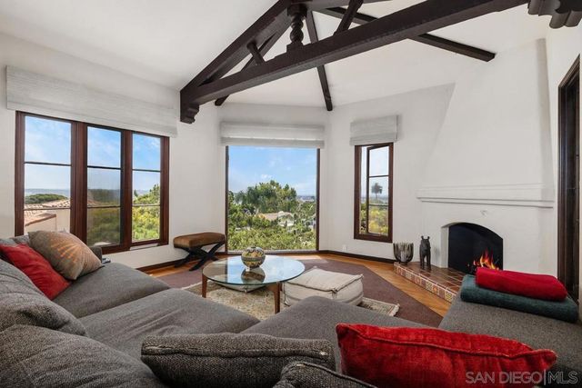 4111 Sunset, San Diego, CA 92103