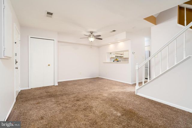 6035 NETHERTON ST, Centreville, VA 20120