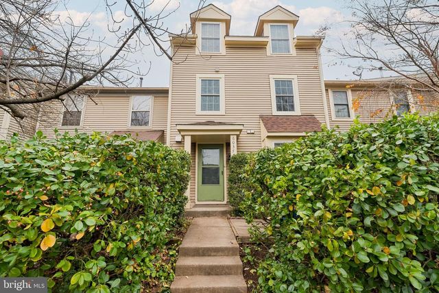 6035 NETHERTON ST, Centreville, VA 20120