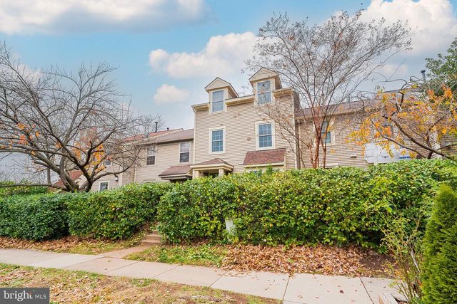 6035 NETHERTON ST, Centreville, VA 20120