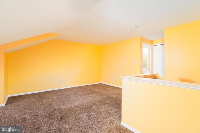 6035 NETHERTON ST, Centreville, VA 20120