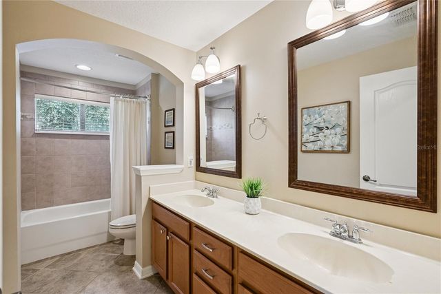 10304 MALLARD LANDINGS WAY, Orlando, FL 32832