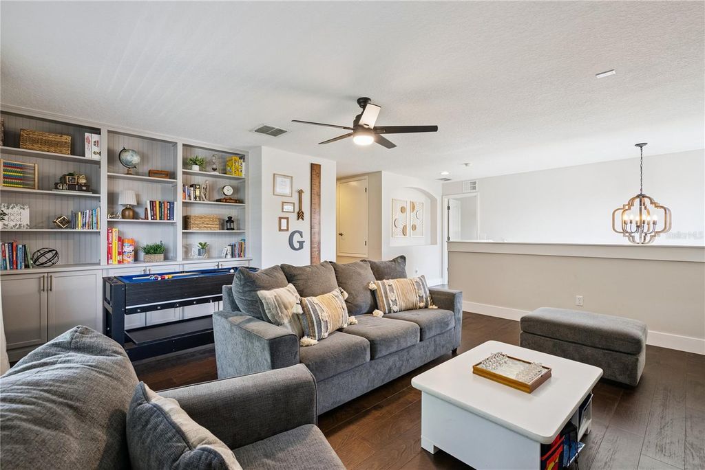 Image 11 of property listing at 10304 MALLARD LANDINGS WAY, Orlando, FL 32832