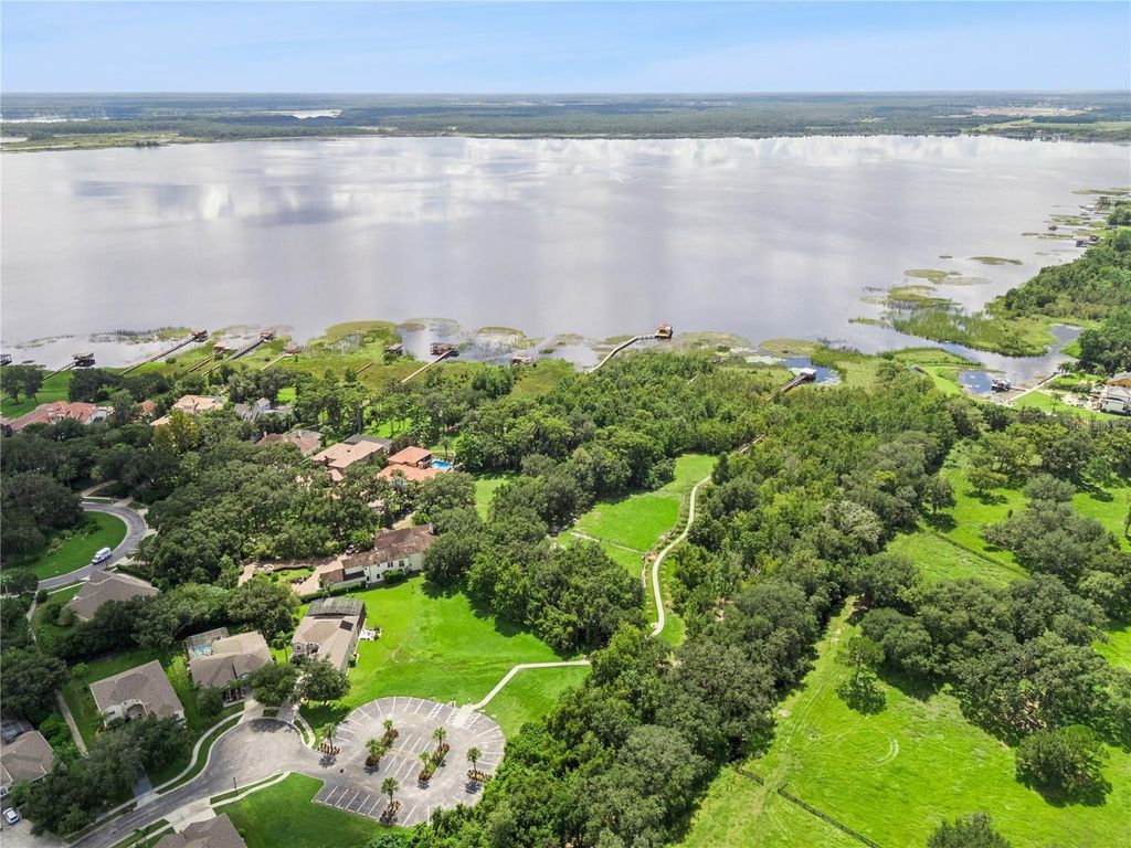 Image 54 of property listing at 10304 MALLARD LANDINGS WAY, Orlando, FL 32832