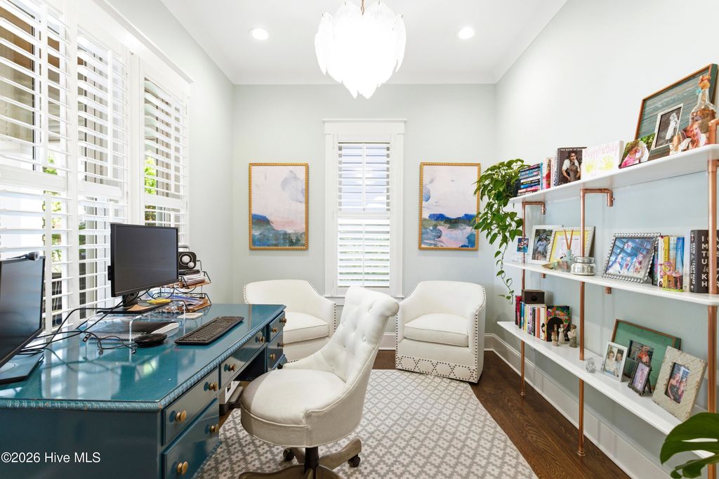 Image 10 of property listing at 909 Mound Battery Road, Wilmington, NC 28403