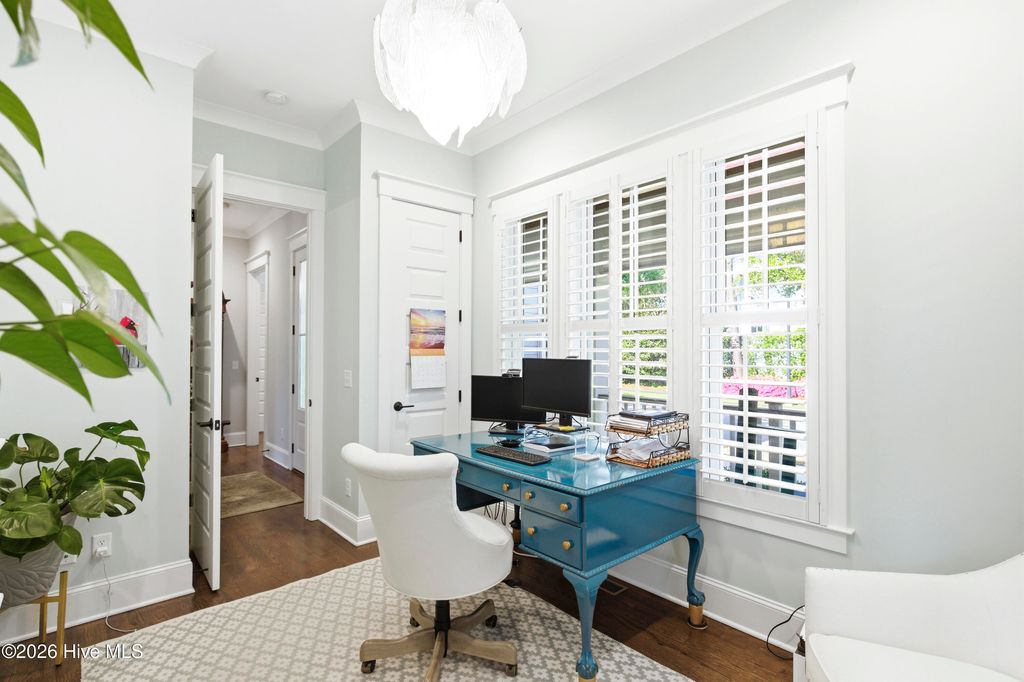 Image 11 of property listing at 909 Mound Battery Road, Wilmington, NC 28403