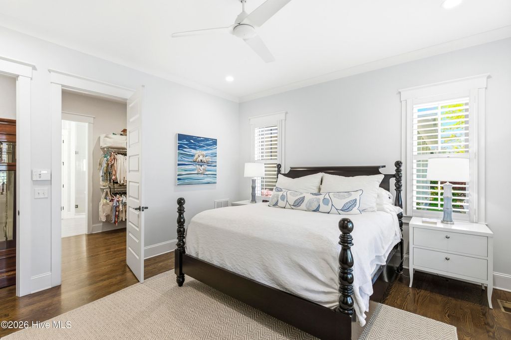 Image 12 of property listing at 909 Mound Battery Road, Wilmington, NC 28403