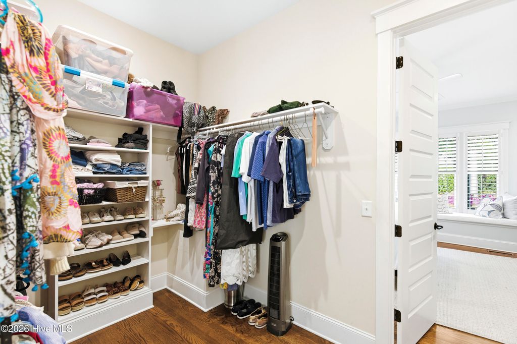 Image 17 of property listing at 909 Mound Battery Road, Wilmington, NC 28403