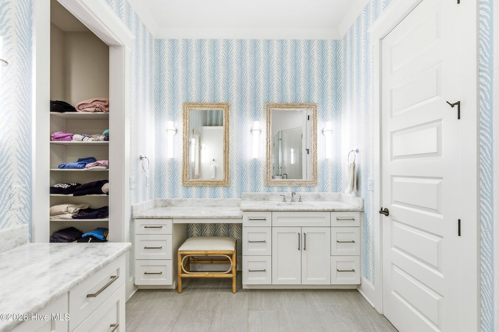 Image 20 of property listing at 909 Mound Battery Road, Wilmington, NC 28403