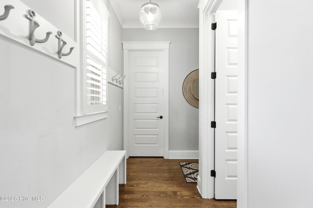 Image 33 of property listing at 909 Mound Battery Road, Wilmington, NC 28403