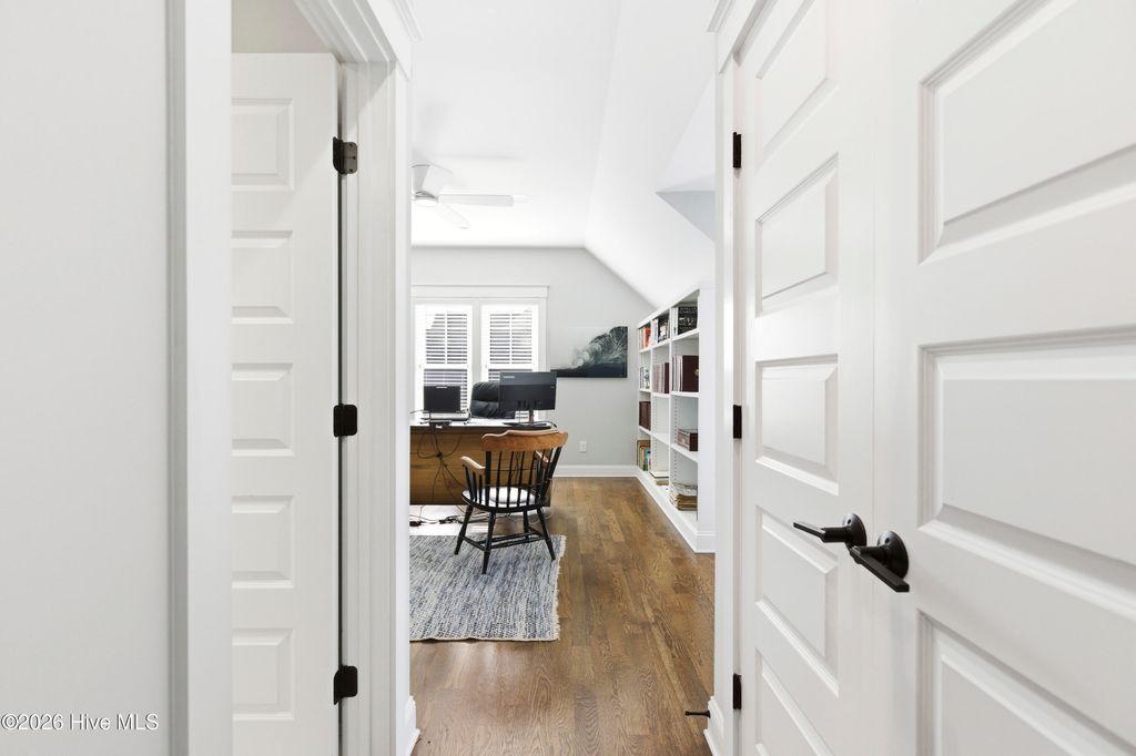 Image 37 of property listing at 909 Mound Battery Road, Wilmington, NC 28403