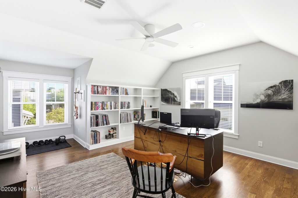 Image 38 of property listing at 909 Mound Battery Road, Wilmington, NC 28403