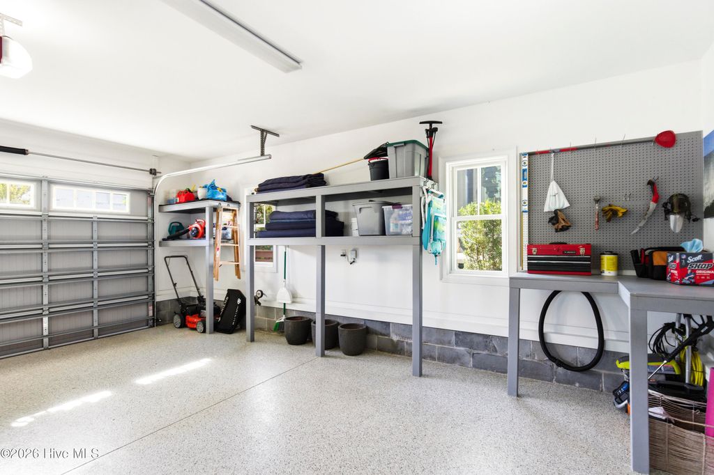 Image 43 of property listing at 909 Mound Battery Road, Wilmington, NC 28403