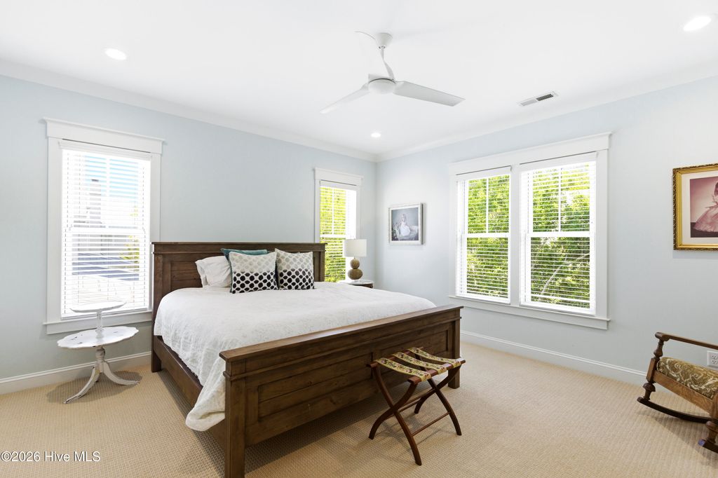 Image 47 of property listing at 909 Mound Battery Road, Wilmington, NC 28403