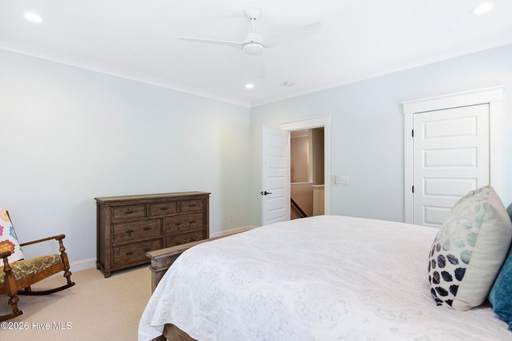 Image 49 of property listing at 909 Mound Battery Road, Wilmington, NC 28403