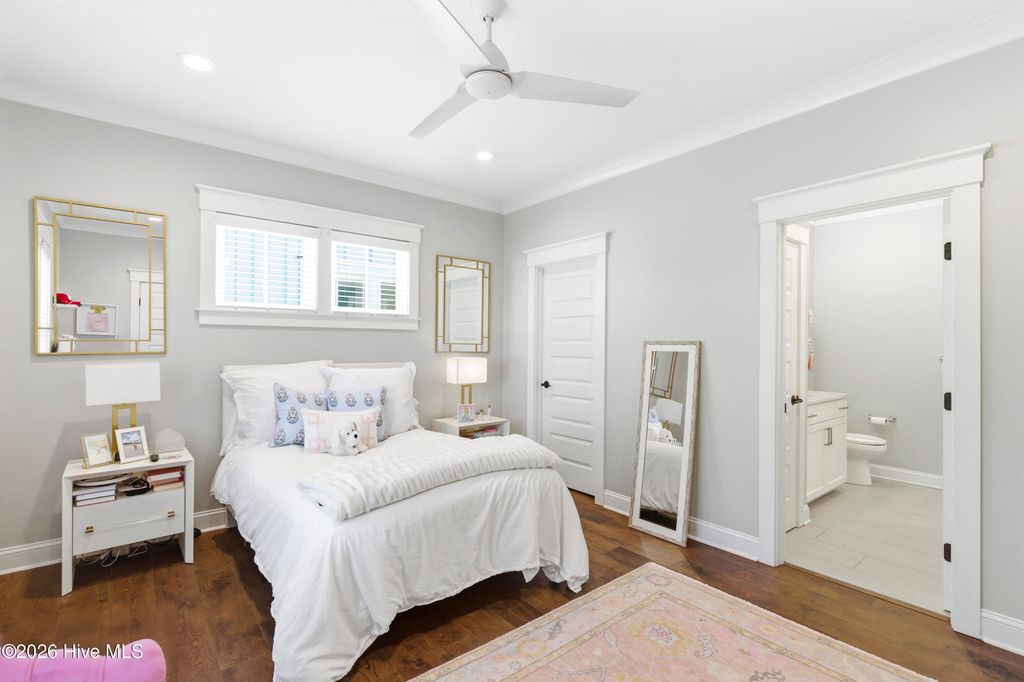 Image 52 of property listing at 909 Mound Battery Road, Wilmington, NC 28403